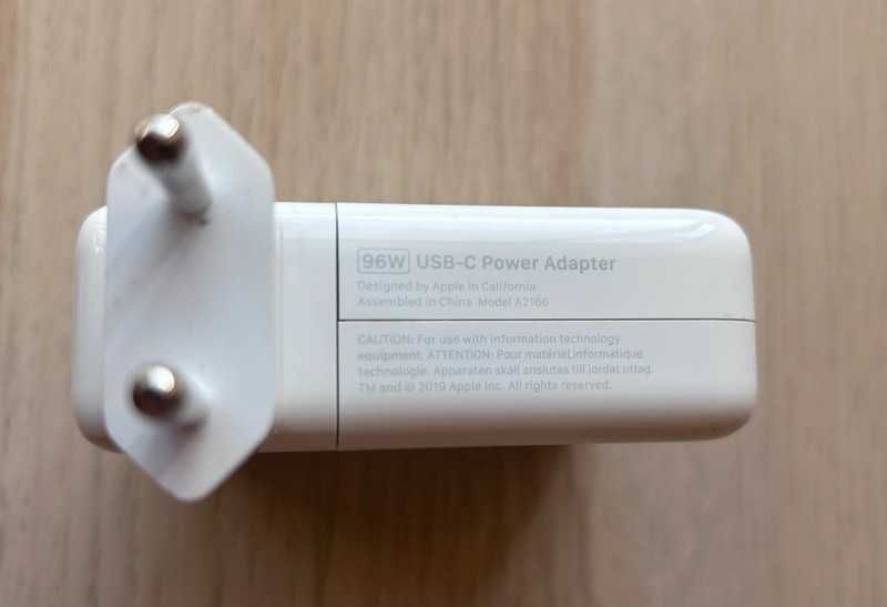 MacBook Pro 13″ (2020) A2251 – Intel i5