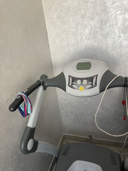 Бігова доріжка  HouseFit HT-9078 E