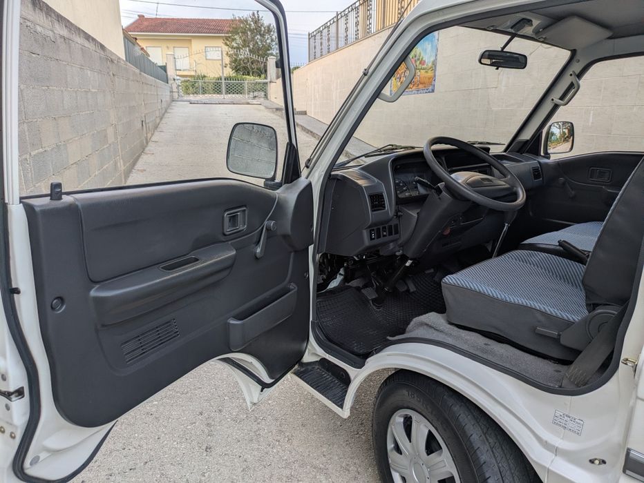 Carrinha Mazda E 2200 um só dono impecável l