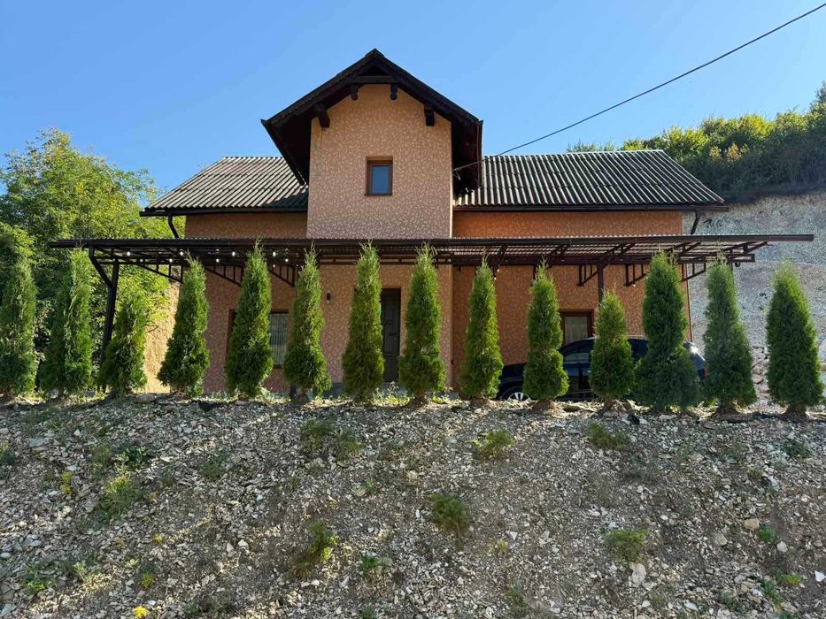 Затишний 2 поверховий будинок з ремонтом с. Нижнів, Тлумацький район