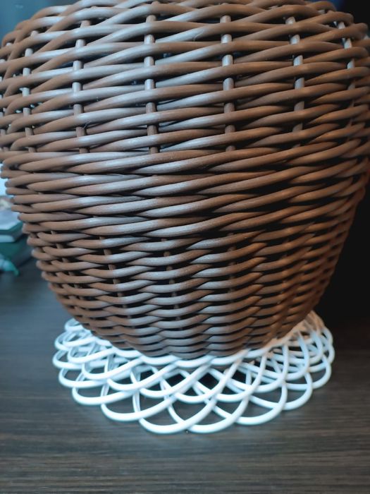 Кашпо из ротанга(ручная работа)