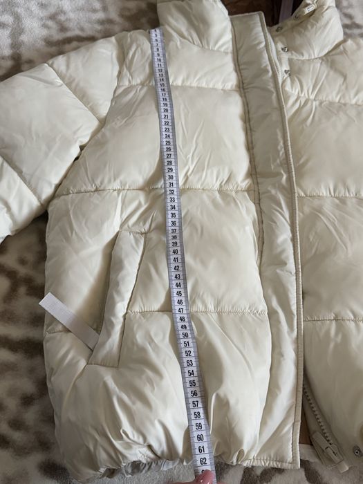 Продам нову бежеву куртку Pink