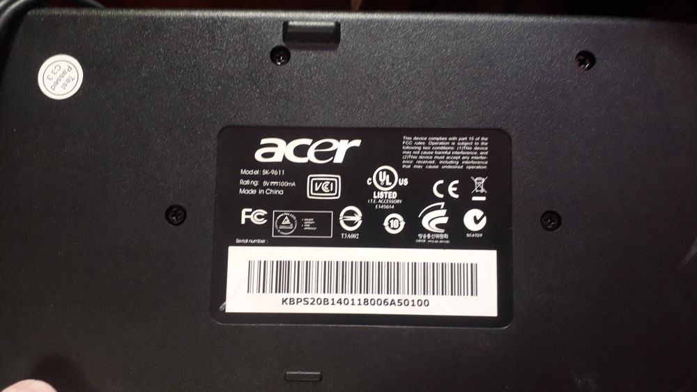 Продам лот 3 робочі  клавіатури та 2 миші