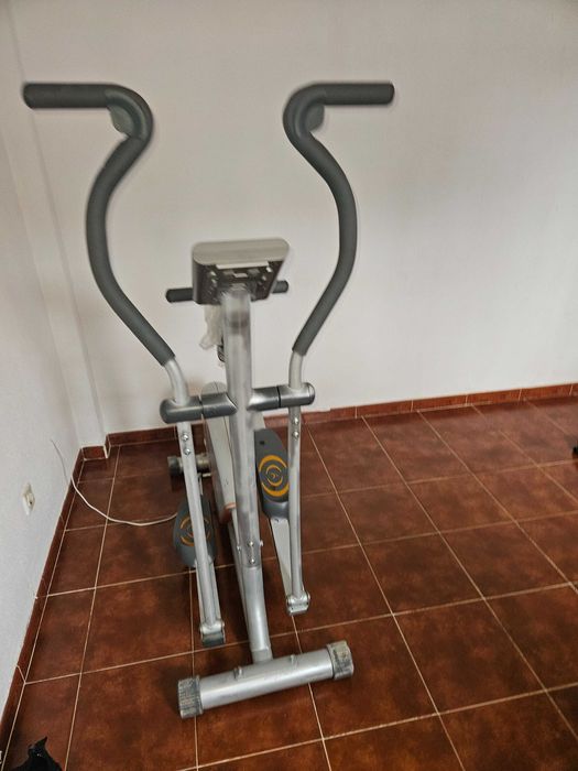 Máquina de Cardio e Manutenção Física – Excelente Estado
