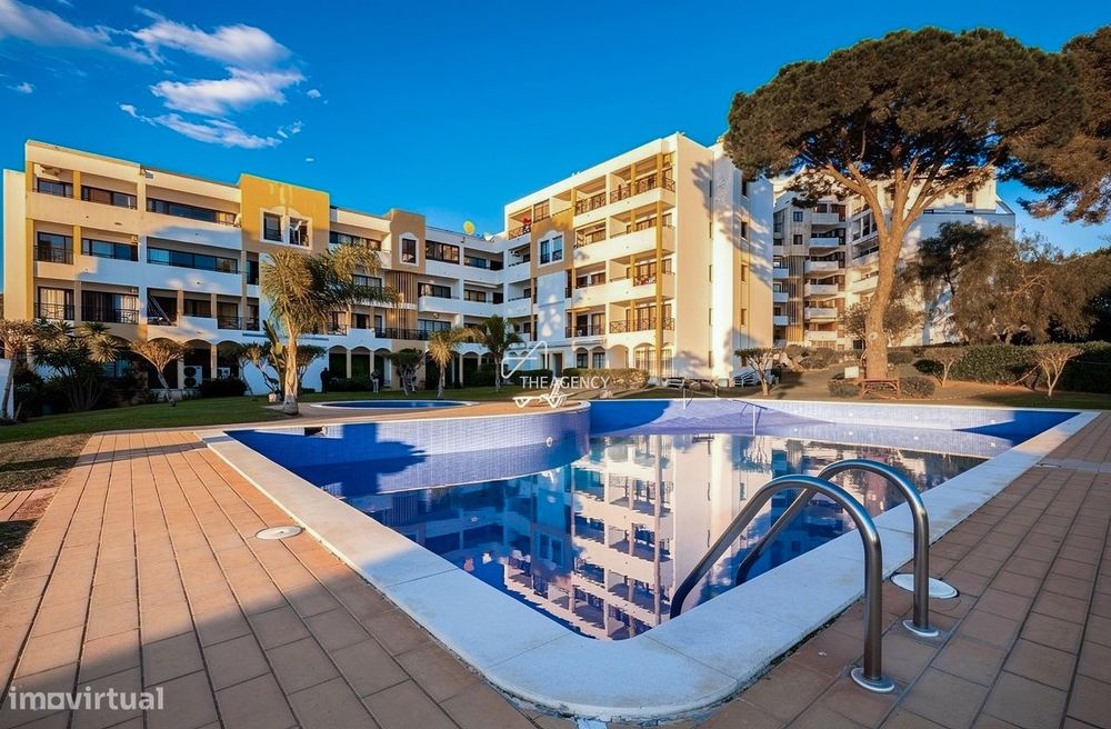 Apartamento T1 renovado com piscina em Vilamoura — Quarteira, Faro