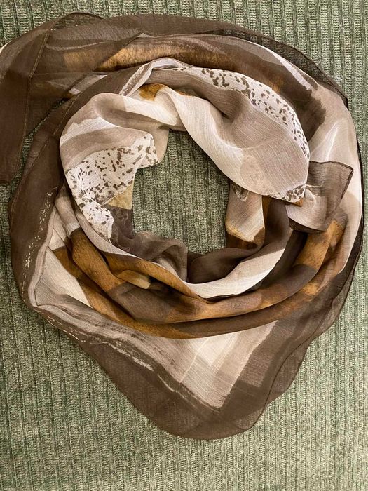 Chusta-paszka 90x90 cm  Nowa bez metki papierowej