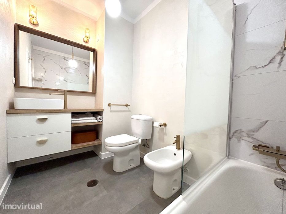 Apartamento T2 totalmente mobilado Paredes centro/estação