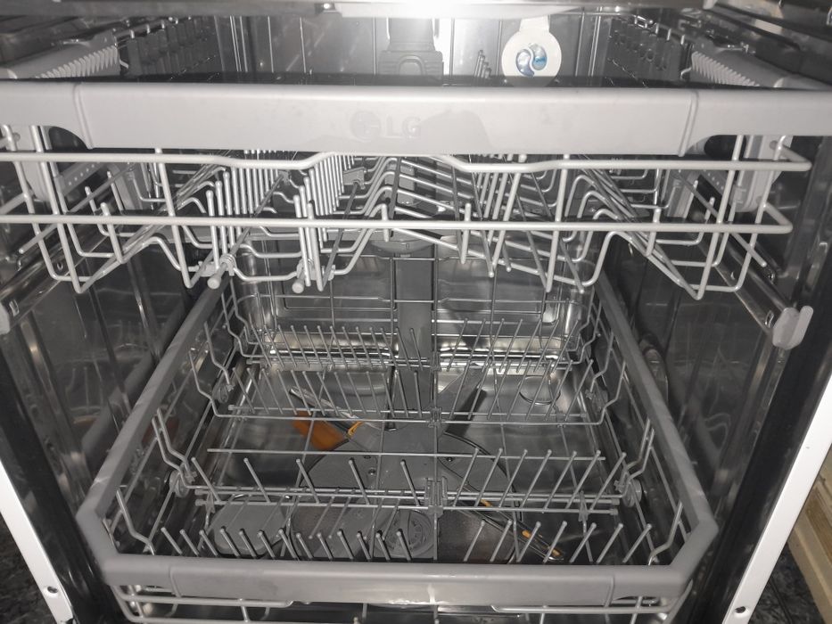 Maquina lavar loica LG  nova topo de gama 220€