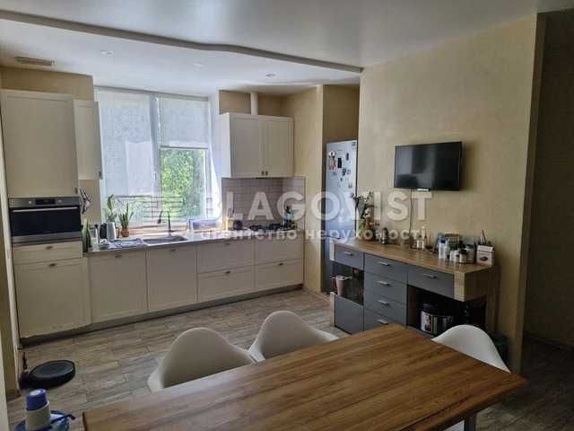 Продаж 4 кімнатна Сталінка вул  Джохара Дудаева 11