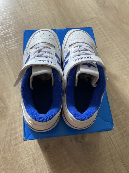 Buty Adidas Low - 30