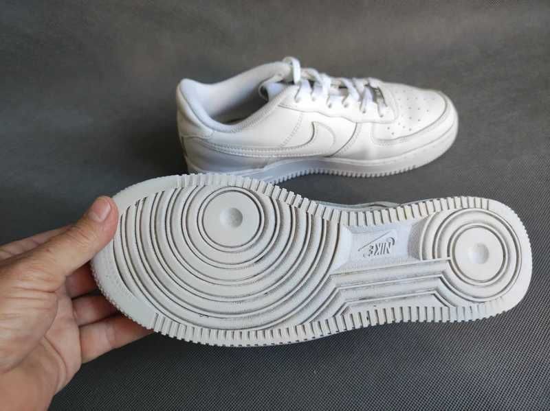 - Nike Air Force 1 LV8 - Sneakersy r. 38,5