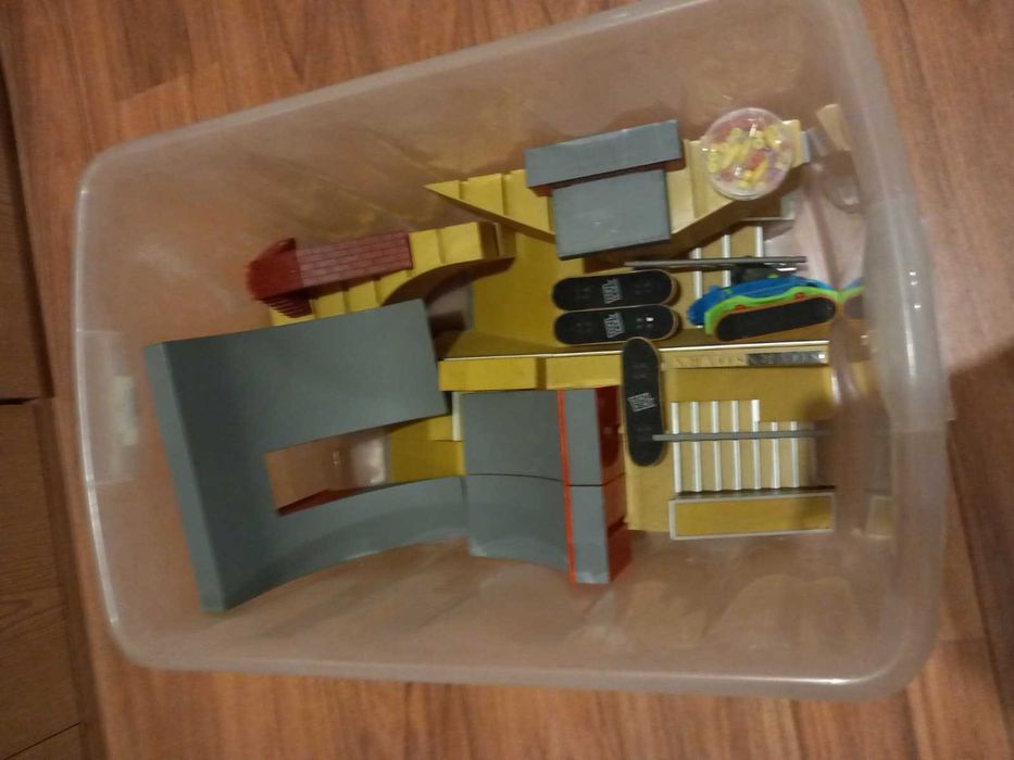 Tech Deck Skatepark Completo + 8 Skates de Dedo + Acessórios