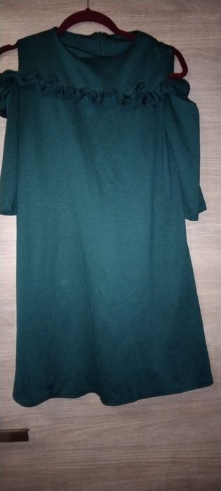 3 сукні розміру с-м