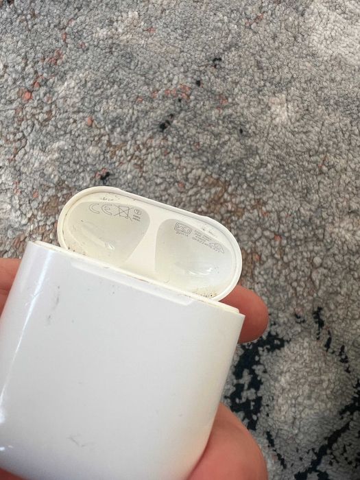 кейси для навушників Apple AirPods