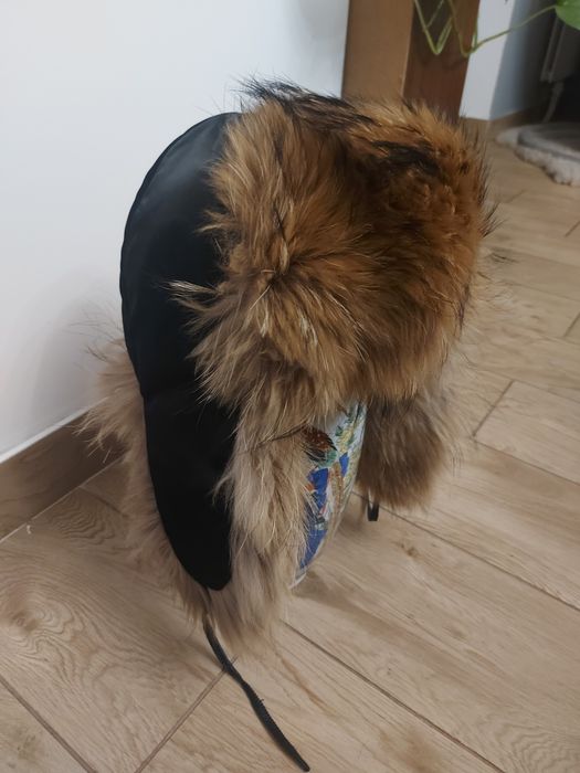 Piekna czapka z lisem