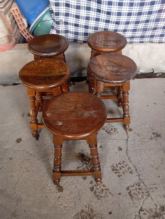 Vendo 5 bancos muito bonito bom estado