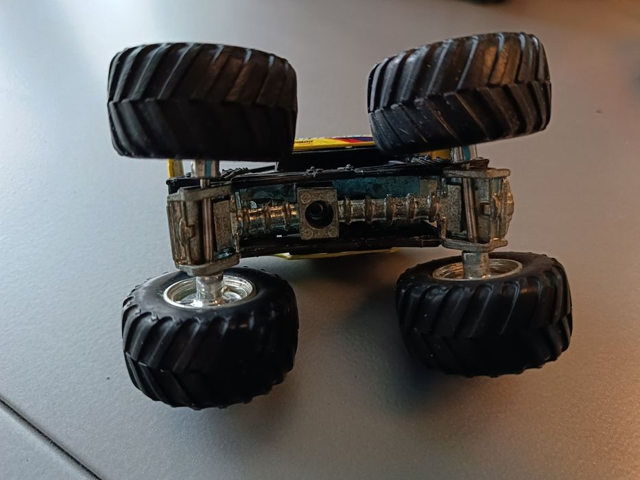 Shockwave Mattel hot wheels monster jam hevy