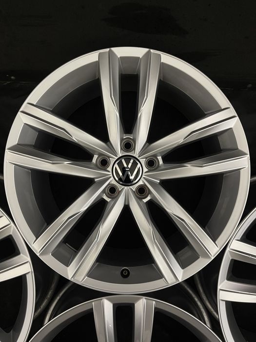 Диски R18 5x112 Et44 8J. Volkswagen Passat B8 B7 NMS Arteon ID4 CС Tig