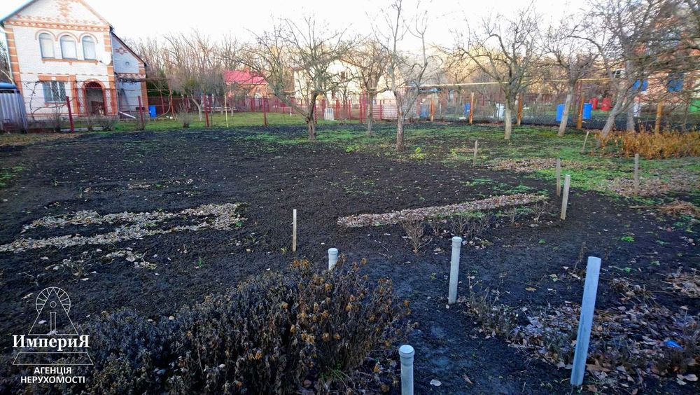 Участок с коммуникациями.Три километра от Песчаного массива.