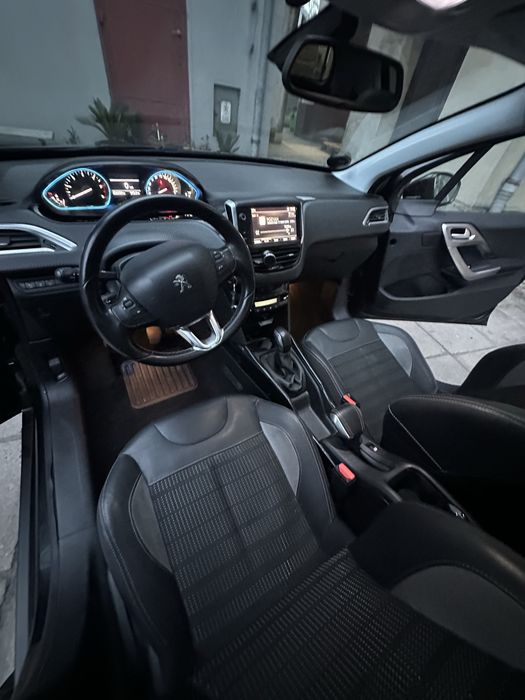 peugeot model - 2008 , 2017 rok