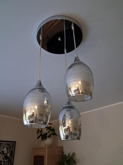 Potrójna lampa wisząca z chromowanym kloszem