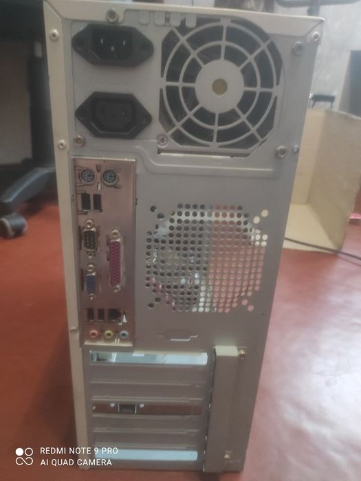 Комютер Samsung.