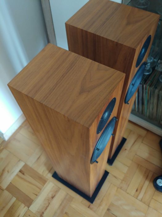 Kolumny podłogowe Audio Physic Classic 5 z certyfikatem kontroli jakości. Parowane.