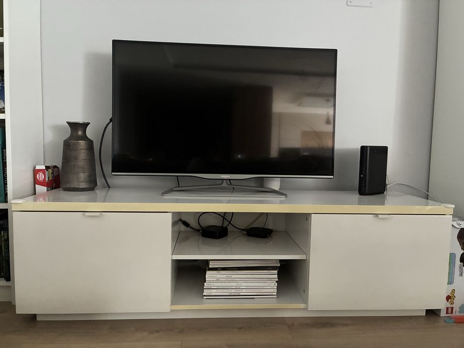 Movel tv BYÃS ikea