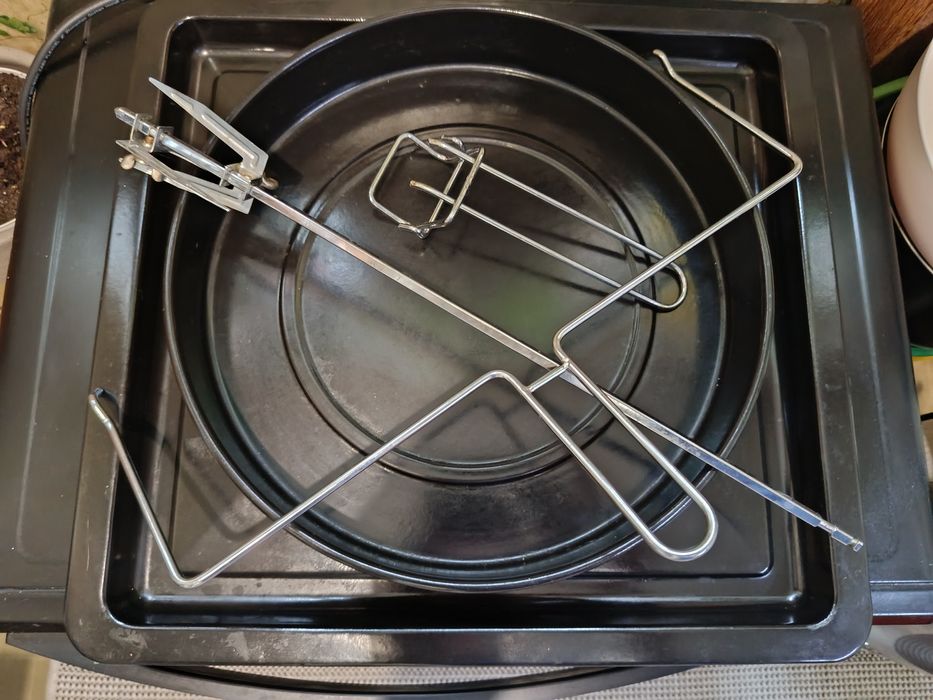 Електродуховка "Liberton"LEO 650 Blek 65 літрів