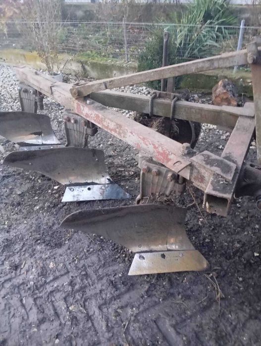 Продам плуг плн 3