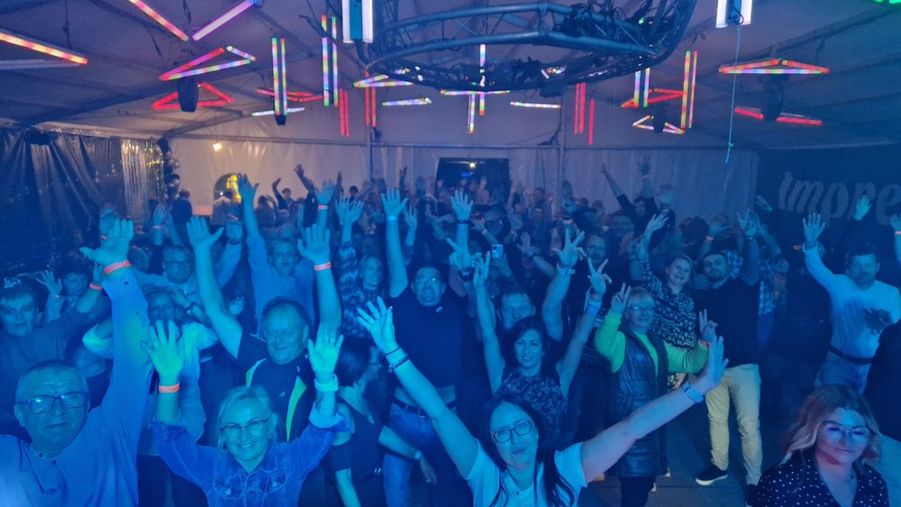 DJ -Muzykant Urodziny Wesela Rocznice