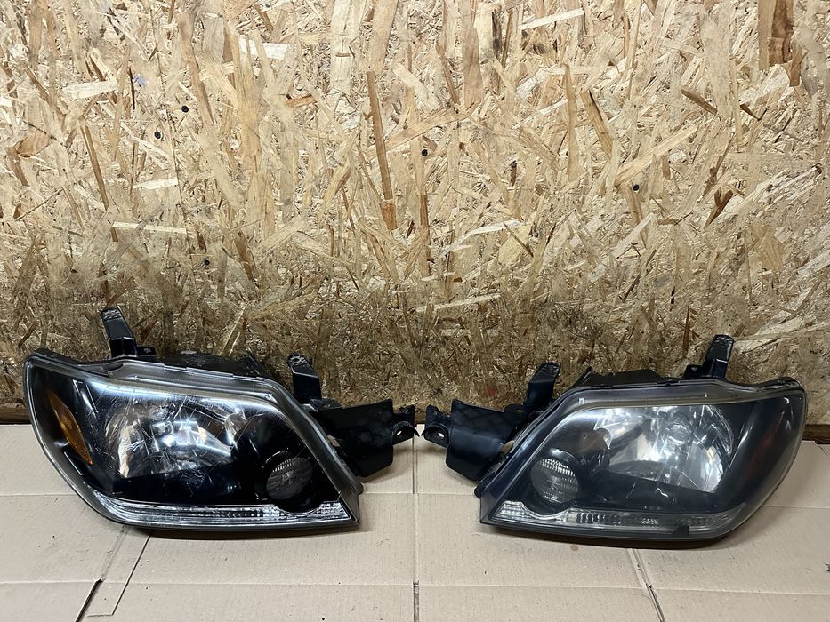 Передні фари Mitsubishi Outlander 1 Міцубіші Міцубісі 1 2003—2006