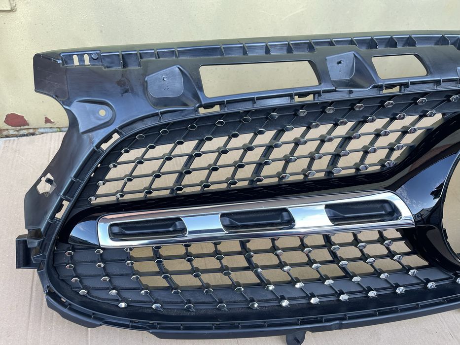 Решітка радіатора Mercedes GLA H247 W247 AMG Diamond A2478883901
