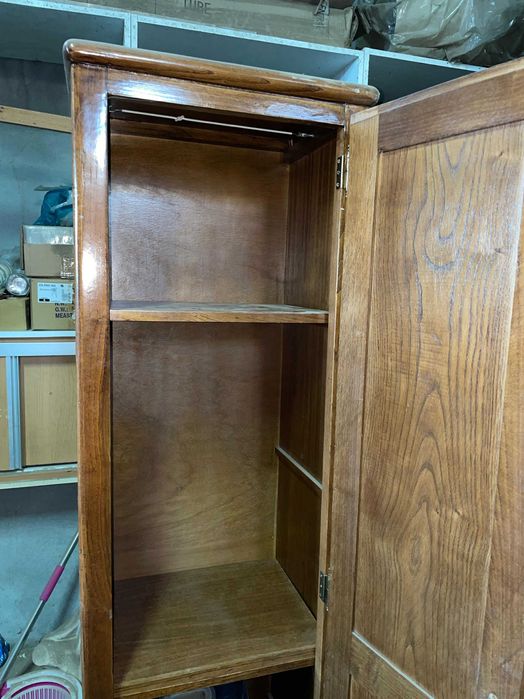 Móvel de Arrumação em Madeira Castanha