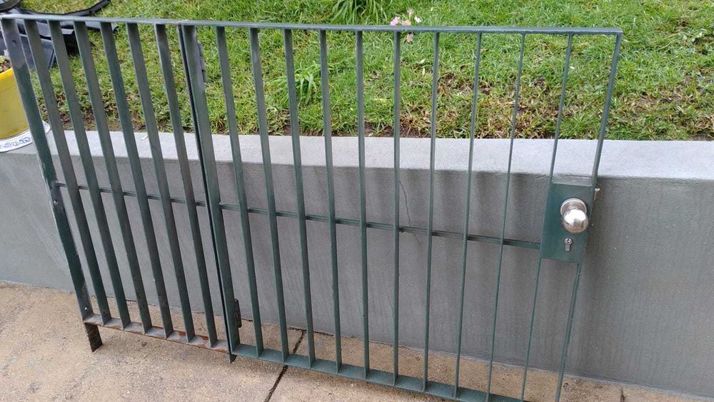 Portão em ferro/gradeamento _ Usado