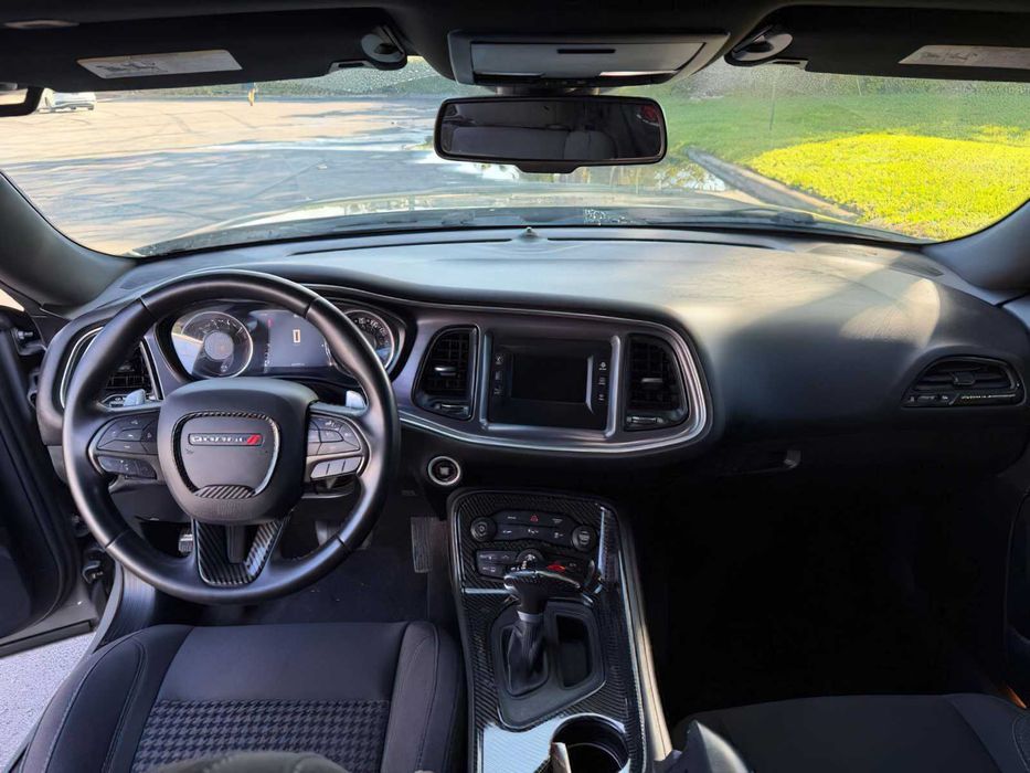 Dodge Challenger      2017