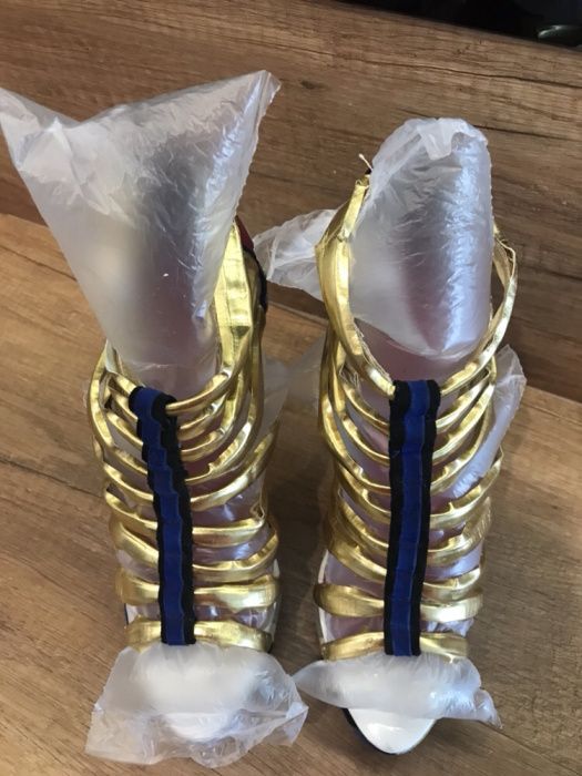 Christian Louboutin piękne sandałki szpilki niespotykane