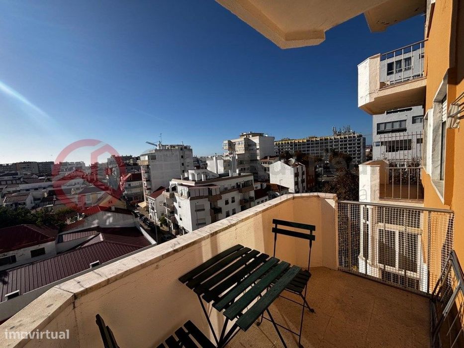 Apartamento T1 com parqueamento e elevador no centro da Costa da Ca...