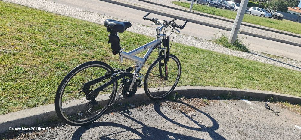 Bicicleta Aluminio "VERTICAL" roda 26, suspensão total