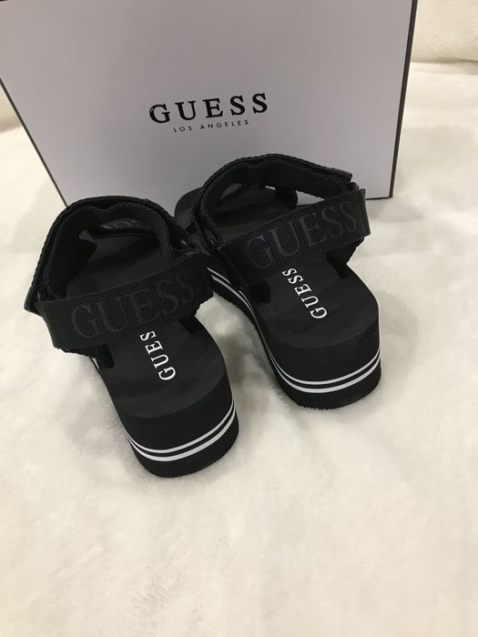 Продам женские босоножки/сандали GUESS