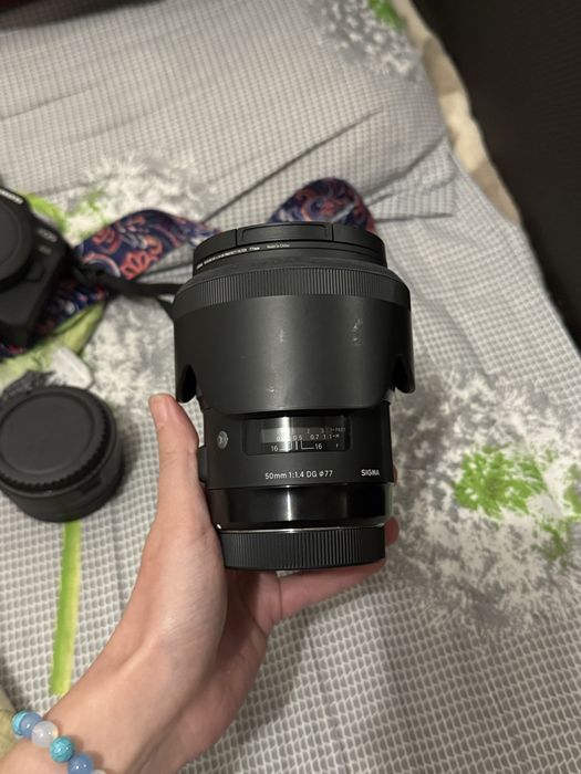 Продам камеру (фотоапарат) canon R8 повнокадровий