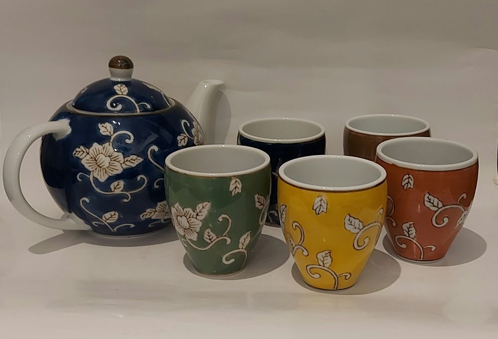 Small exotic tea set64550902993537120