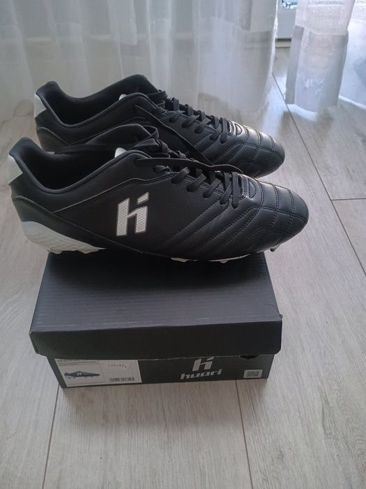 Buty piłkarskie Huari 43 korki