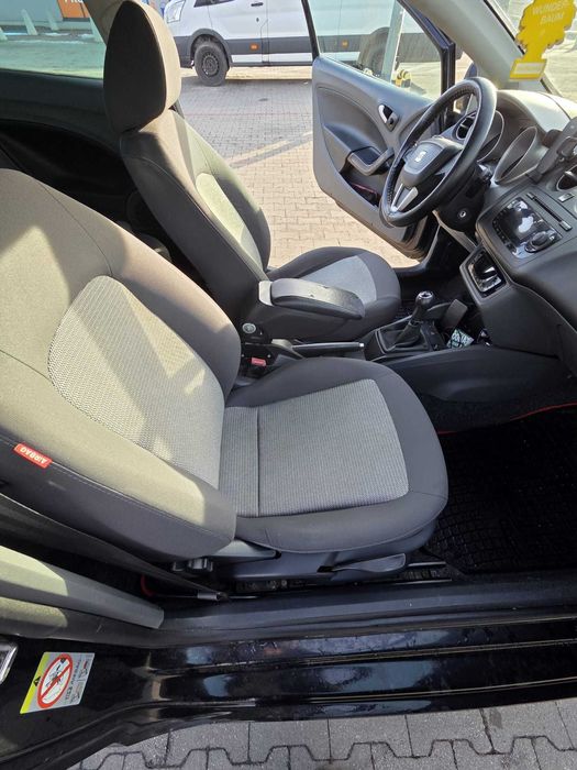 Seat Ibiza 4 samochód osobowy
