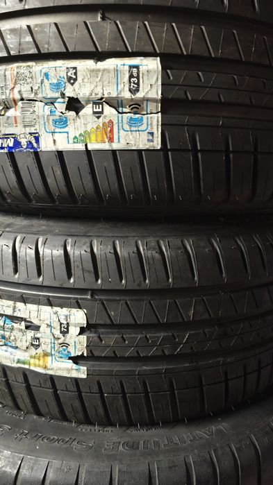Pneus  225/40/19 RFT