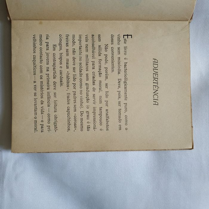 Livro Humor com Bigode de Tomás Cardoso de 1962