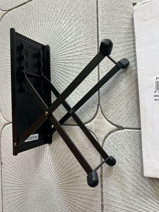 Apoio de pé para guitarra preto