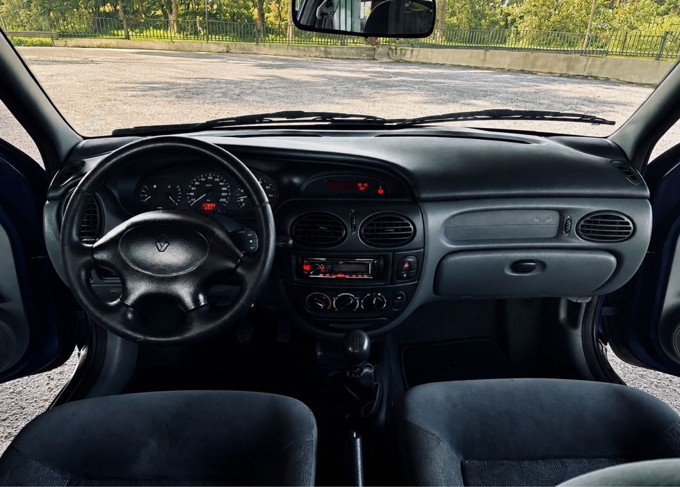 Renault Mégane — fotografia 6