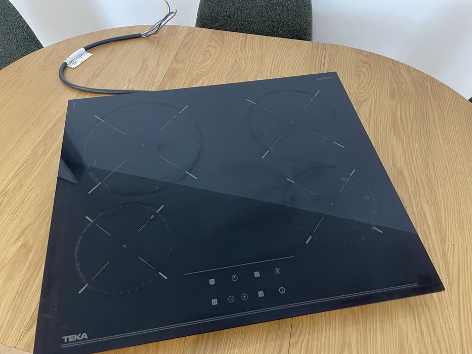 Placa Elétrica TEKA 60 cm – 4 Zonas – Bom Estado