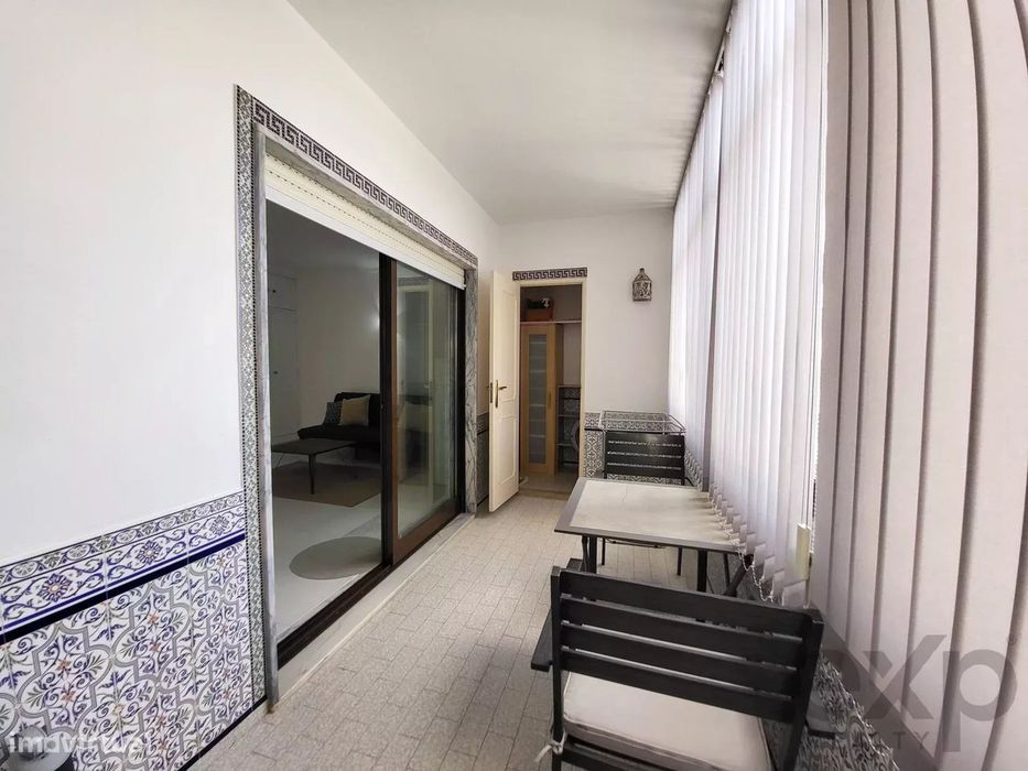 Excepcional T2  no último andar com um amplo terraço. Centro histórico